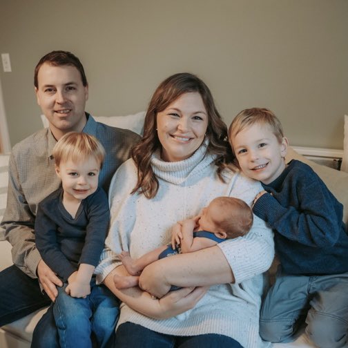 ProfeFrederick's tweet image. Happiest of Birthdays to the amazing @TFrederick35! We love you #tothemoon! 🎉🎁😁🍻 #TeamVictree #BirthdayBoy