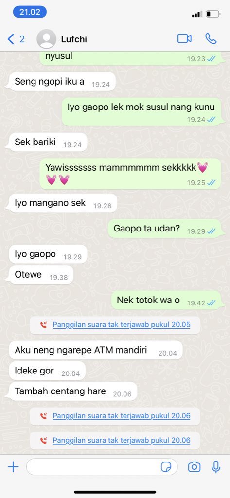pingkacuuuu's tweet photo. Pulang kerja lgsg main,eh tbtb jd ujan” dong krn gabawa jas hujan.Biasanya pulang main dijemput Ayah /pake ojek online skrg tbtb doi mau jemput padahal posisiku lumayan jauh dan lg ujan gede🥺tp dia mauu looo arghsdndsmdnndjeb😭😭 https://t.co/LM9Ewuu5qY