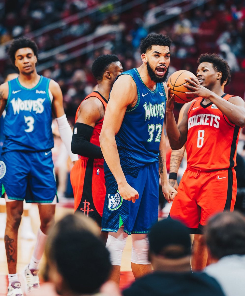 CanchaEntera's tweet photo. 40 puntos! Un buen día para pedir
#KarlTowns para #NBAAllStar 
RT = 01 voto 
Vamos Dominicana, apoyemos el nuestro! 🇩🇴🇩🇴🇩🇴🇩🇴 https://t.co/Whr5R6EvBg