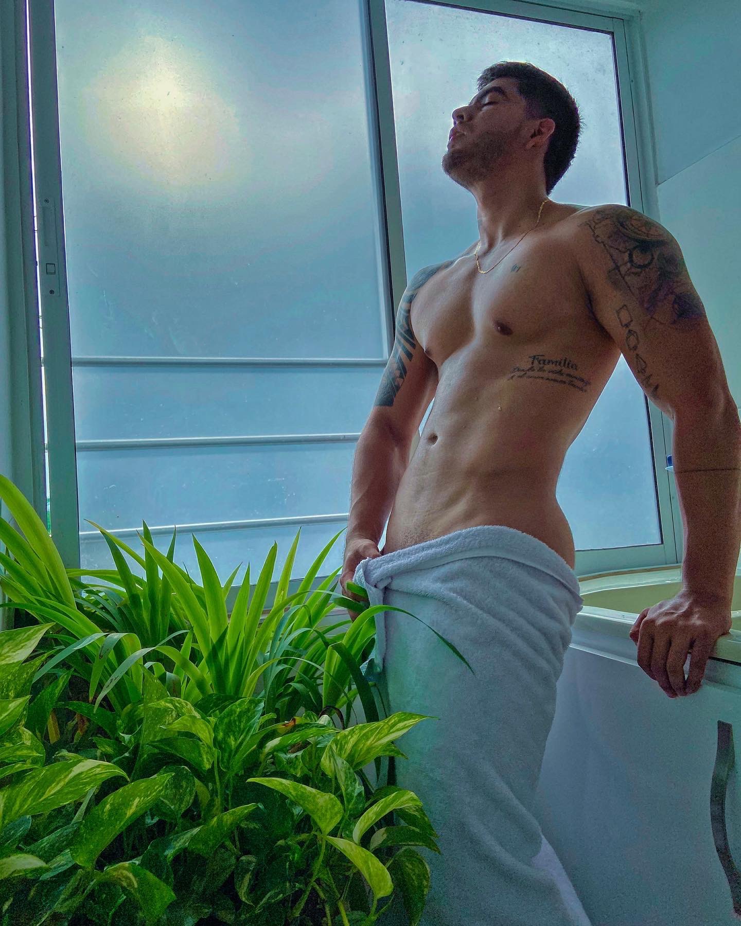 Camilo Rojas 🇨 🇴 on X: Nuevo contenido en mi 0nl ¥ , quieres verlo ? 🥵 ...