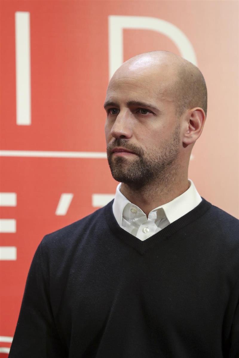 LaSevillafut's tweet image. Gonzalo Miró en @ElGolazoDeGol

"Entiendo perfectamente la indignación del Betis y poco me parece que hacen los club respecto a las actuaciones arbitrales".