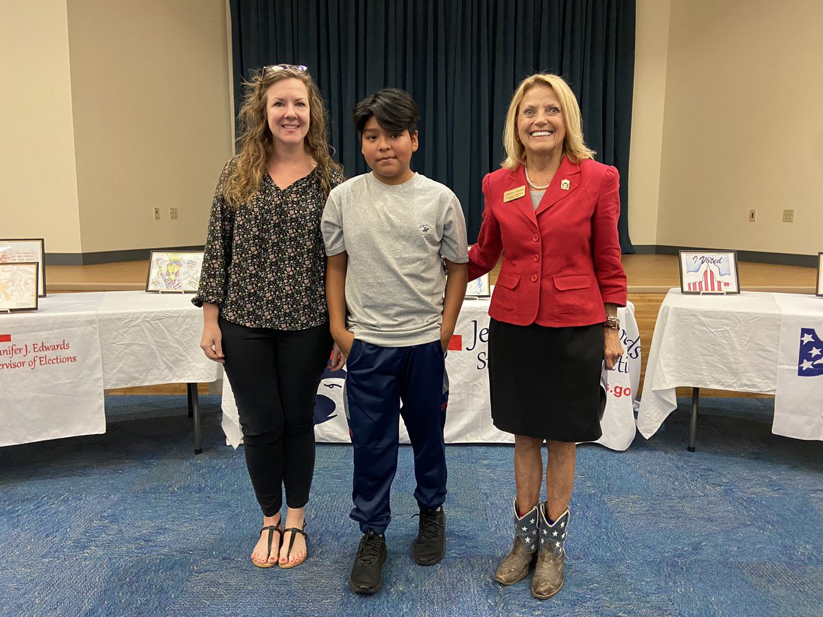 CollierVotes's tweet photo. This weekend, we celebrated the winners of the 2021 Art for Democracy contest! You can view all the winners at https://t.co/jx8y5LW5H8!
#SWFLArt🎨 #CCPSSuccess
Thank you to our partners:
@collierschools
@Champs4Learning
@CFCollierFL https://t.co/2dHBvkDrVK