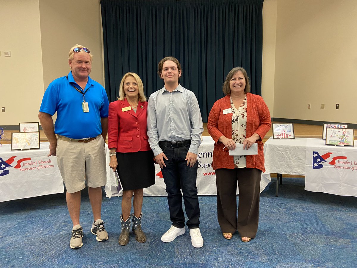 CollierVotes's tweet photo. This weekend, we celebrated the winners of the 2021 Art for Democracy contest! You can view all the winners at https://t.co/jx8y5LW5H8!
#SWFLArt🎨 #CCPSSuccess
Thank you to our partners:
@collierschools
@Champs4Learning
@CFCollierFL https://t.co/2dHBvkDrVK