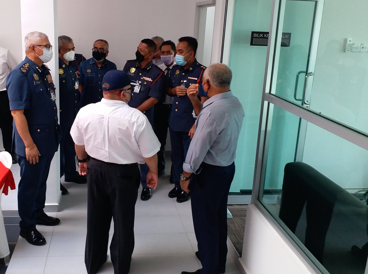 10.1.2022 Menghadiri Majlis Penyerahan Balai Bomba dan Penyelamat Cheng, Melaka hari ini.