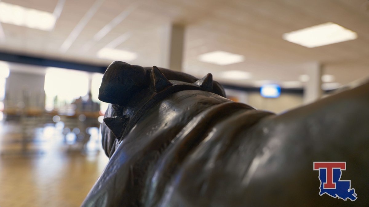The Bronze Bulldog statue in the Student Center.