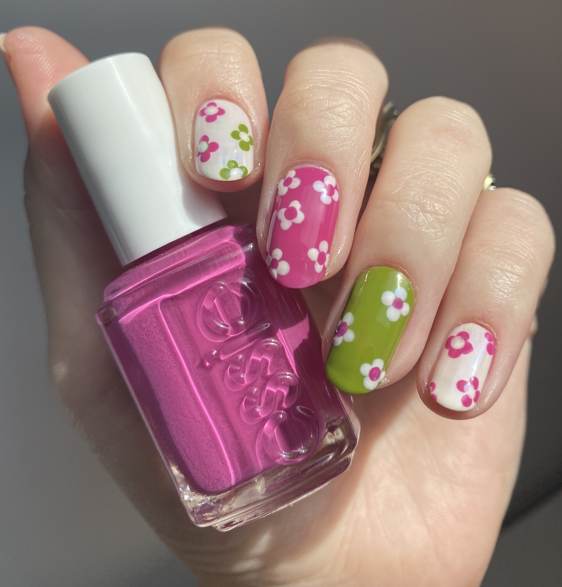 Floral Nail Designs For Spring? Groundbreaking - Elle India