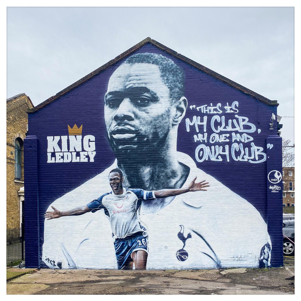The rumours began last Friday with reports of a 25-foot-high Spurs legend spotted on Tottenham High Road. We now reveal the full story 👇

thstofficial.com/thst-news/ledl…

#KingOfN17
