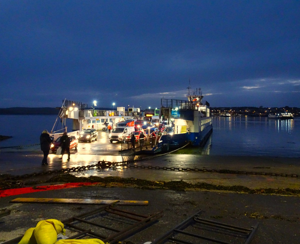 SueC_WordLoft's tweet photo. Ferry across the Hamoaze. It's always a happy sight to see Torpoint across the river. It means - almost home.
#blogger https://t.co/qNGU1lVu40
#torpointferry #torpoint #cornwall #nighttime https://t.co/qPkWsX8UAq