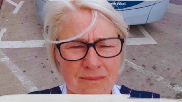 The_TUC's tweet photo. Tracey Scholes was one of Greater Manchester's first ever female bus drivers.

She's worked at the same depot for 34 years.

But she now faces the sack because, at 5ft, she's too small to operate some of the new buses. https://t.co/un9V5ARfVT