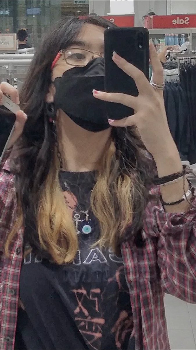 dubushandcream's tweet photo. selcas for the girls n the gays only >< 

#osd #onceselcaday #NAYEON #TWICE @JYPETWICE https://t.co/Gq37zEG7Iq