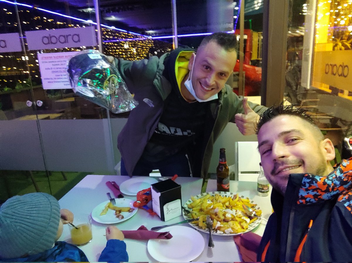 Buen rato pasamos junto al gran <a href="/IvanNagore/">DAS_IvanNagore</a>. Eres un grande.