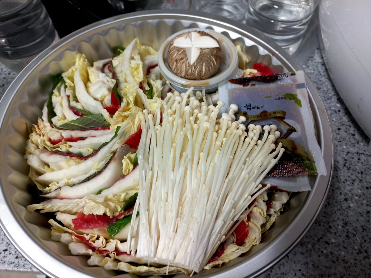 <a href="/newsgongjang/">김어준 저장소</a> <a href="/gucu889/">이순연</a> 낵아 여수멸치 파는 사람인데,
오늘 저녘엔 나베라고 했다