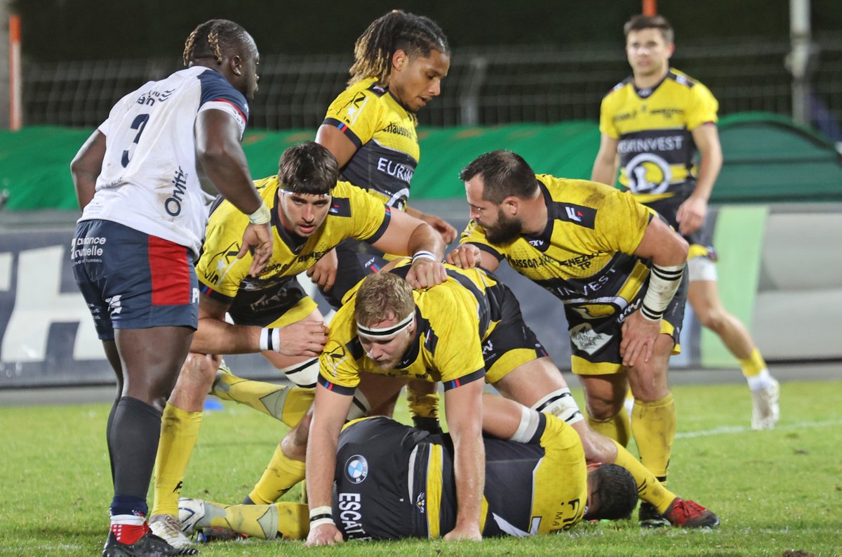 SCA_OFFICIEL's tweet photo. 📸 𝙍𝙚𝙩𝙤𝙪𝙧 𝙚𝙣 𝙞𝙢𝙖𝙜𝙚𝙨
L'essai en force de Mohsen Essid, la détermination de nos avants et la cohésion de notre groupe ! 🐝
Revivez la rencontre face au @stadedijonrugby grâce aux photos de Pierre Bras
#SCASD #SCA #AllezAlbi https://t.co/fJ1ZCgzwHh