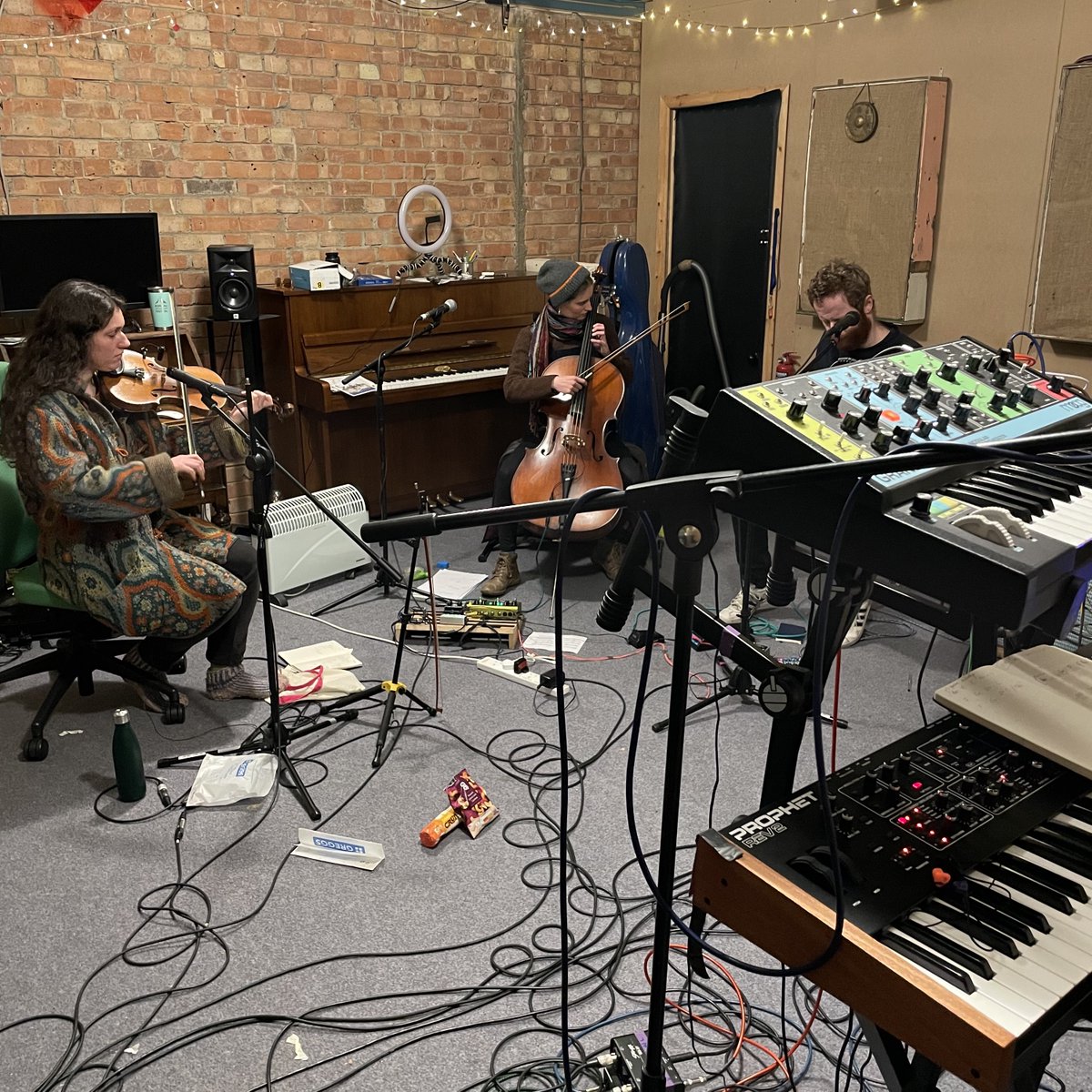 Prepping for our live show on Jan 28th at @TheNorthWall, Oxford. See you there? thenorthwall.com/whats-on/folka… #folkatronica #altfolk #folkgig #gig #folkmusic