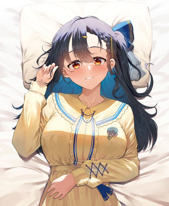 ねしあ先生( @Neshia0309)描き下ろしの
箱入り娘の女子大生ちゃん抱き枕カバーの一部分です!

表面のワンピースと裏面のちょっとセクシーなメイド服に身を包んでおります!
少しイタズラっ子なので、使用人にナイショで自分で見つけたメイド服を着ちゃってる感じです!

頒布は先ですがお楽しみに! 