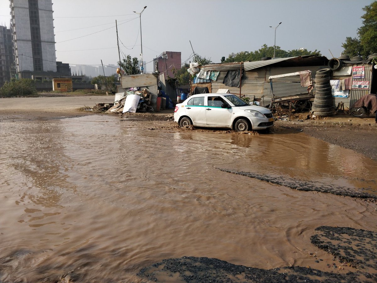 NarulaTilak's tweet photo. @MunCorpGurugram 
#Pautodi road to Taksila Heights, Sector 37C Gurgaon is in very pathetic https://t.co/0kmt68Pn0o's attached.
# Please take necessary action to get road repair as soon as possible.
#Tilak Raj Narula, 9050555298 https://t.co/DYv1lbSi4X