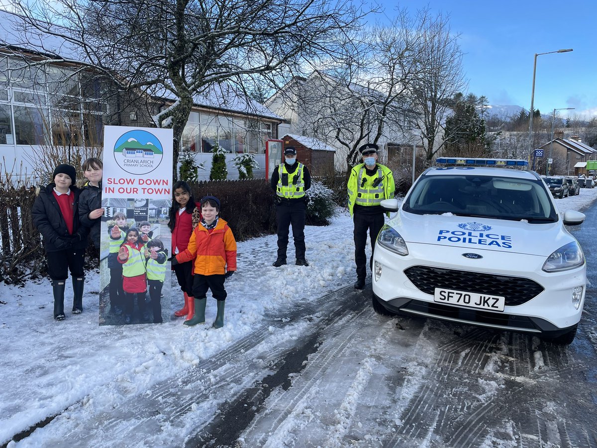 CrianlarichPS's tweet photo. To address concerns of families and staff, we are proud to launch the #slowdowninourtown road safety campaign. We worked with local @ForthValPolice officers during National Road Safety Week in November ‘21, to learn about road safety and the pupils have now created this campaign. https://t.co/CrnmHo4BVG