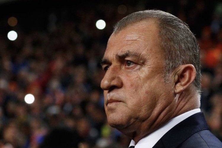 Göğsüm daralıyor
Yüreğim kanıyor…
Olmasın sonumuz Böyle olmasın…
 #FatihTerim