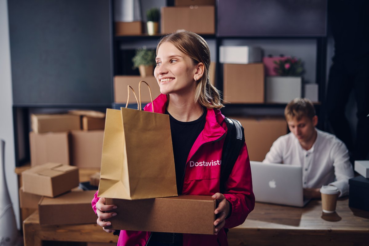 Первое правило первого рабочего дня после новогодних праздников: не произносить слово «Оливье».

Второе правило: посылки отправляйте с Dostavista. 
Берегите силы!