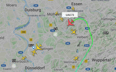 dr_boese's tweet photo. Nanu, da donnert ein zweiter Riesenvogel in nur fünf Minuten über's Dach, der eigentlich nach Paris wollte.
https://t.co/R3AmeFjBOH
#ek73 https://t.co/aTDV2NyTSA