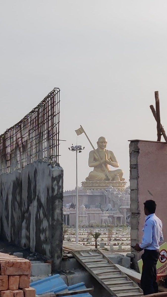 mb_telangana's tweet photo. #Missionbhagiratha Engineer-in-Chief Sri G.Krupakar Reddy sir &amp; Chief Engineer Sri A. Chandramouli sir along with SE Sri M.Anjaneyulu &amp; EEs inspected Mansanpally BPT to Ameerpet to Shahashrabdi ( Statue of Unity) at Shamshabad mandal .
@SmitaSabharwal @DayakarRao2019 https://t.co/ZxwzrAsA51