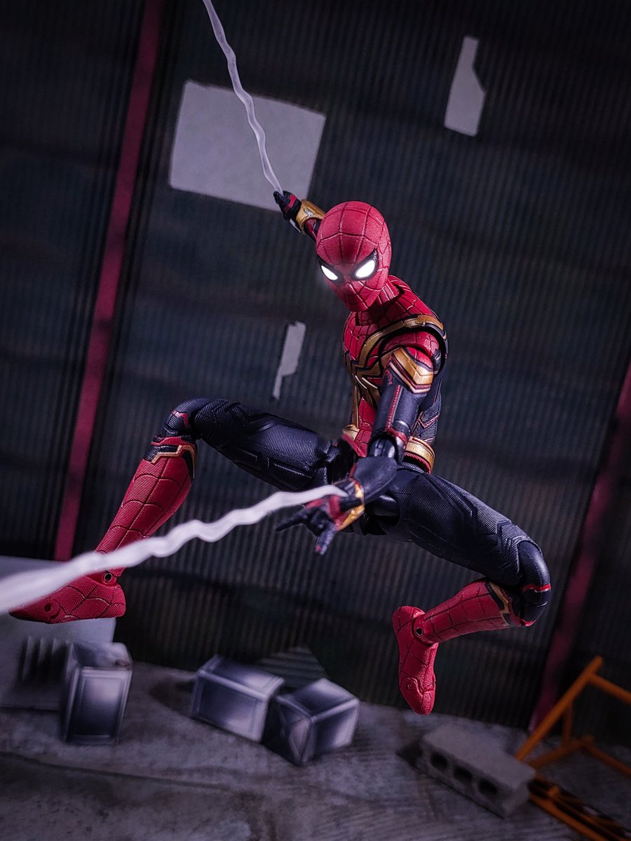 昨日の夜のフィギュア撮影会に間に合わなかった親愛なる隣人

 #スパイダーマン
 #フィギュアーツ写真部