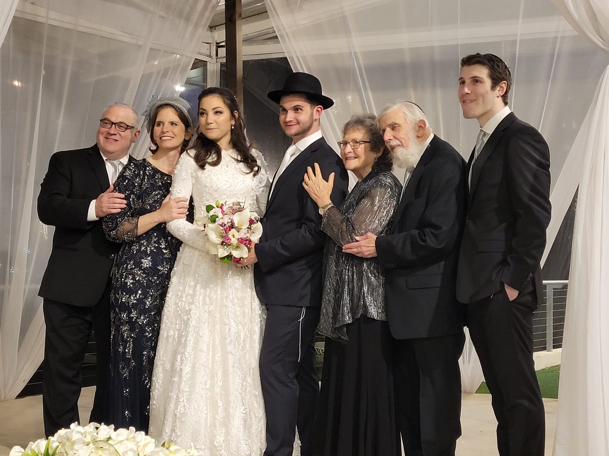 BenSorer's tweet photo. I was overwhelmed with happiness and relief to be able to celebrate my son's wedding with the entire immediate family and my in-laws. 

This happy reunion is dedicated to all the good folks at @yadlolim &amp; @AmudimOrg. https://t.co/MzsXlVcrJm