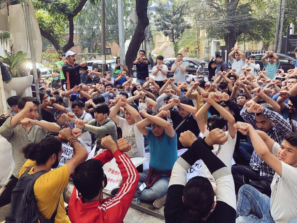 reza72077063's tweet photo. Resettlement countries pleas hear our voice and give us the chance to work beside you and build a better world.
#HelpRefugees_Indonesia https://t.co/GvpoRd54Rz