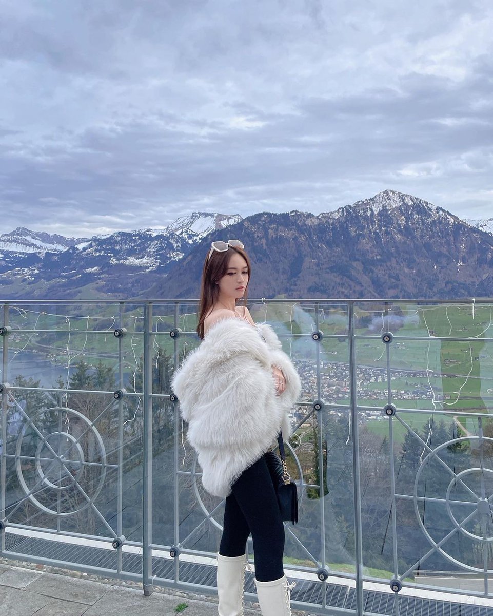 Krita_Kitty's tweet photo. Good morning in Switzerland , Feel everything so great here ❤️Wish you all have a great day 😍❤️ https://t.co/Rqrr6YU13H