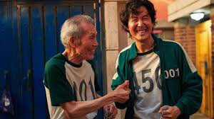 OurFavOnlineDoc's tweet photo. O Yeong-su, that elderly man in Squid Game won a Golden Globe award last night.

He started acting at 22 years old.
He is 77 years old today and he wins his first ever international award after 55 years of acting!

Don’t stop doing what you love!
(I’m not referring to Shisha o). https://t.co/M1pmt7Ezo4