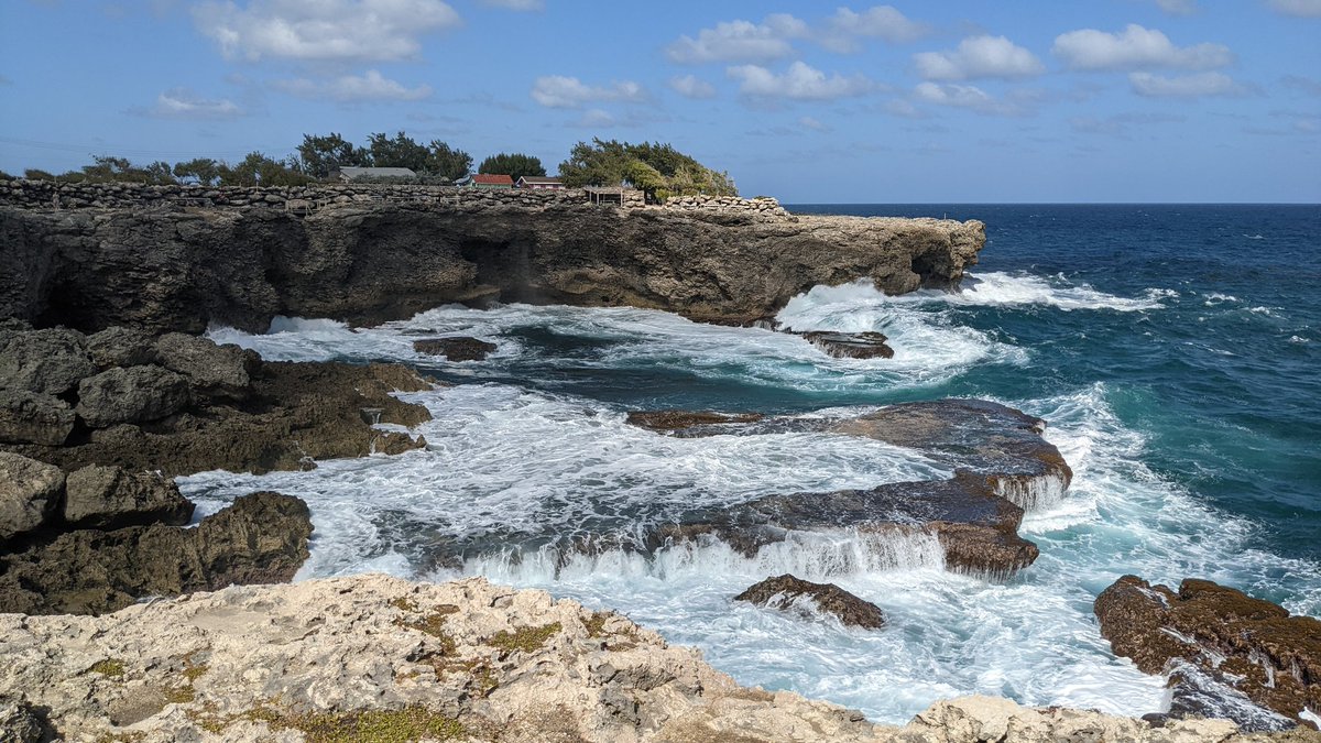 Scramlette1's tweet photo. It's grim up North - well not really but what a contrast to the west and south coast beaches #Barbados https://t.co/cW71GZsMnw
 
#North #Packing #catchphrase #tours #retirement https://t.co/V1edT1FL3I