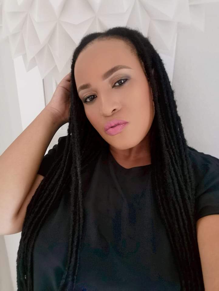 Marcia_kgaphola's tweet photo. Foundation should unify tone, but it shouldn’t take away the individuality of the skin. #ProfuseBeautycosmetics #highdefinition #hypoallergenic #LiquidFoundation & #mattelipgloss my personal favorite #products iam still a #Profusely #beautiful #girl in 2022💋❤️ le ska, nngangisha https://t.co/nrqIRazxAn