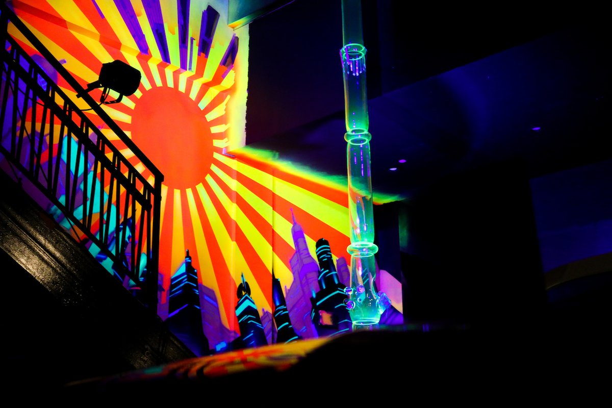 When I go to Vegas I'm gonna check out this giant bong.