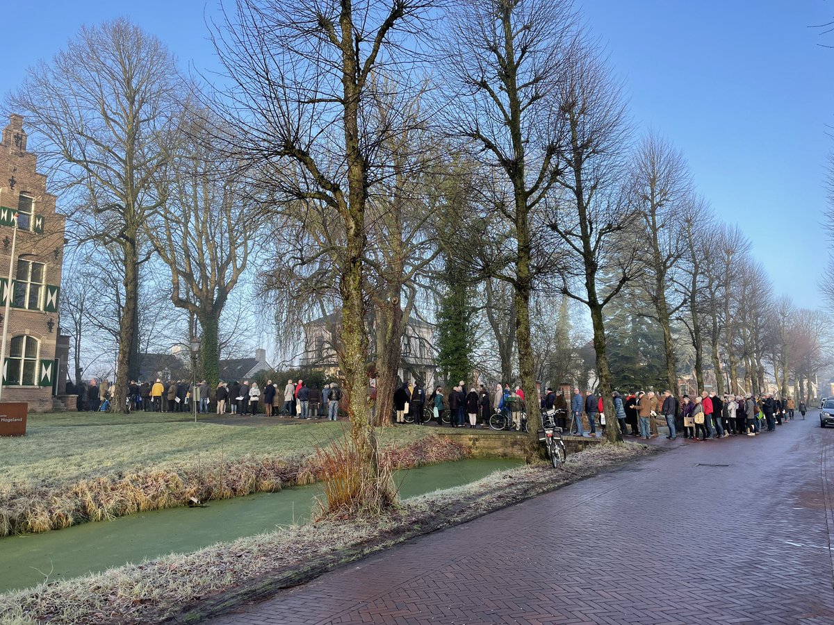 Sandra Beckerman (@sandrabeckerman) on Twitter photo Vernederend
In Den Haag staan ze te glimmen op het #bordes
In #Groningen staan vanaf 5.30 gedupeerden #gaswinning in de rij
De staat verdiende ruim 400 miljard aan het gas maar laat gedupeerden letterlijk omvallen
Met <a href="/henknijboer/">Henk Nijboer</a> opnieuw meer geld geeist Vernederend
In Den Haag staan ze te glimmen op het #bordes
In #Groningen staan vanaf 5.30 gedupeerden #gaswinning in de rij
De staat verdiende ruim 400 miljard aan het gas maar laat gedupeerden letterlijk omvallen
Met <a href="/henknijboer/">Henk Nijboer</a> opnieuw meer geld geeist