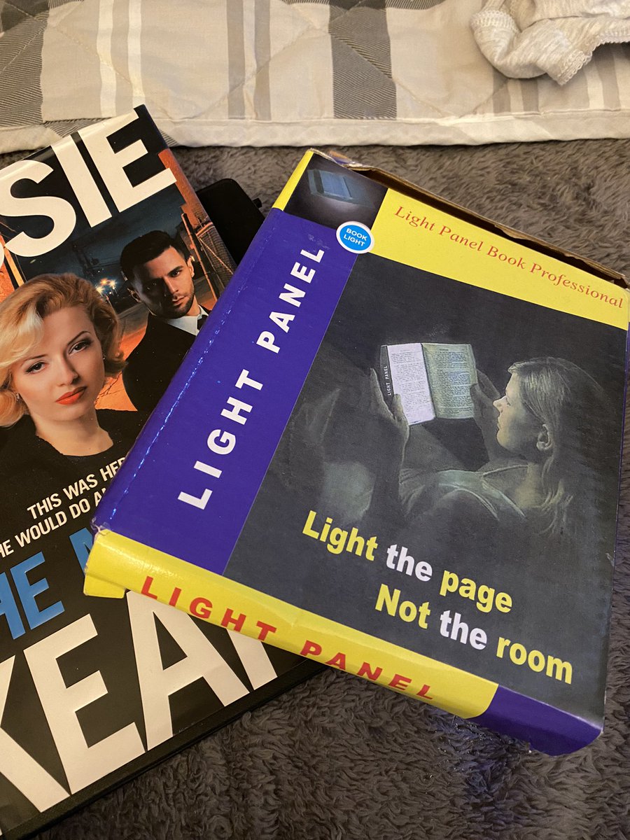 Stephan63772037's tweet image. Tidying up a drawer I came across this light panel. I completely forgot my niece treated me to this because she knows if I’m not busy I’ll be busy reading 📖. I’m going to give it a try tonight #wishmeluck #booklight #lightpanel #BookTwitter