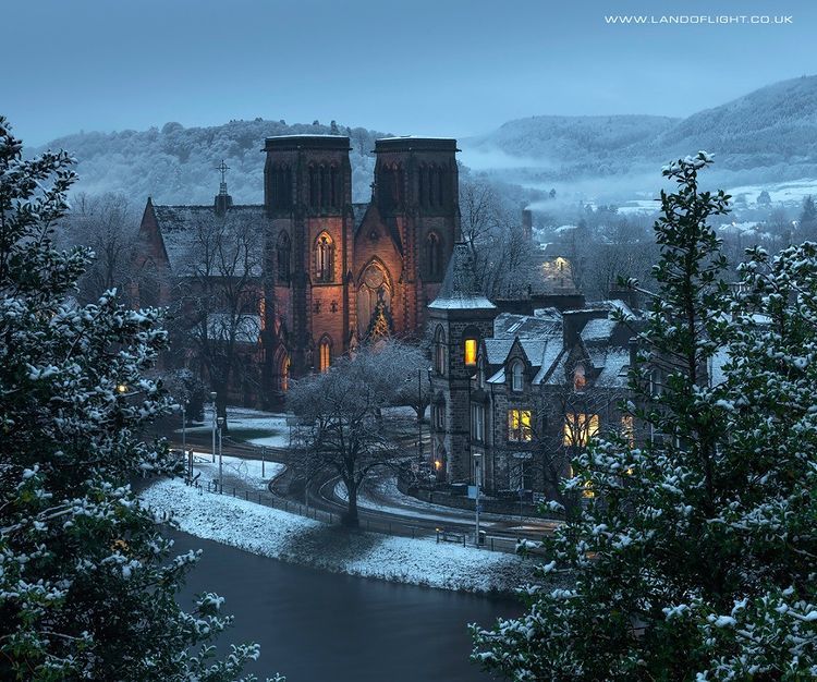 VisitScotland's tweet photo. The capital of the #Highlands looking like a snowy dream ❄️💕 

📍 Inverness, @visitnessie 📷 IG/landoflightphotography #RespectProtectEnjoy https://t.co/T6Ya1xoEgb