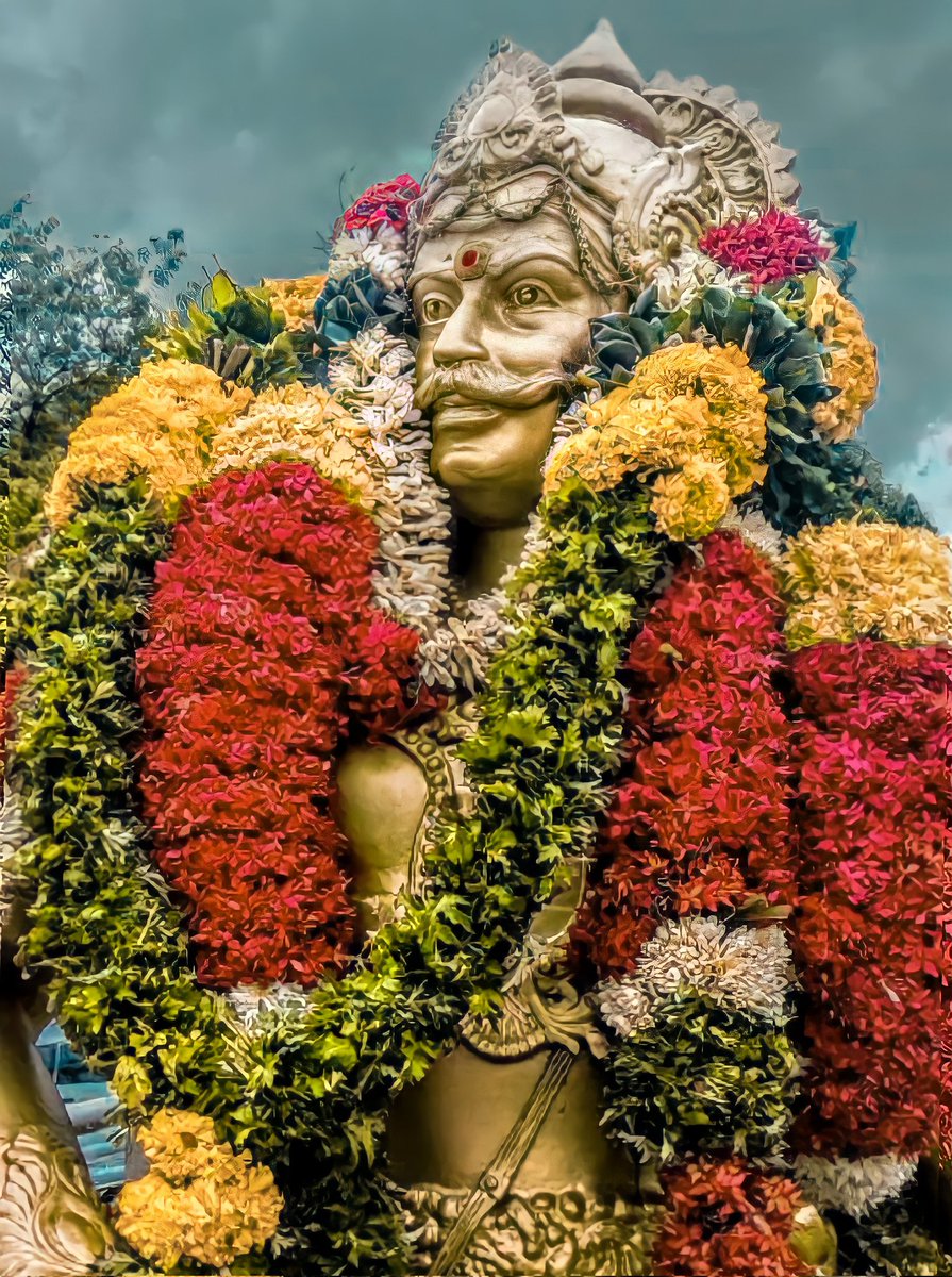 ramu_mr97's tweet photo. சத்ருக்களை(எதிரி) வீரத்தால் சிதறி ஓடவைத்த சத்ருகேசரி🔥
#MUTHARAIYAR https://t.co/WlhpV51gFM