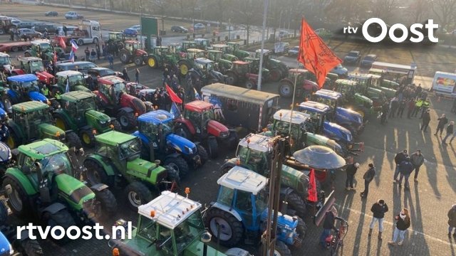 rtvoost's tweet image. Boeren proberen binnen te komen bij hoorzitting Farmers Defence Force en provincie bit.ly/3nd59X0 #rtvoost