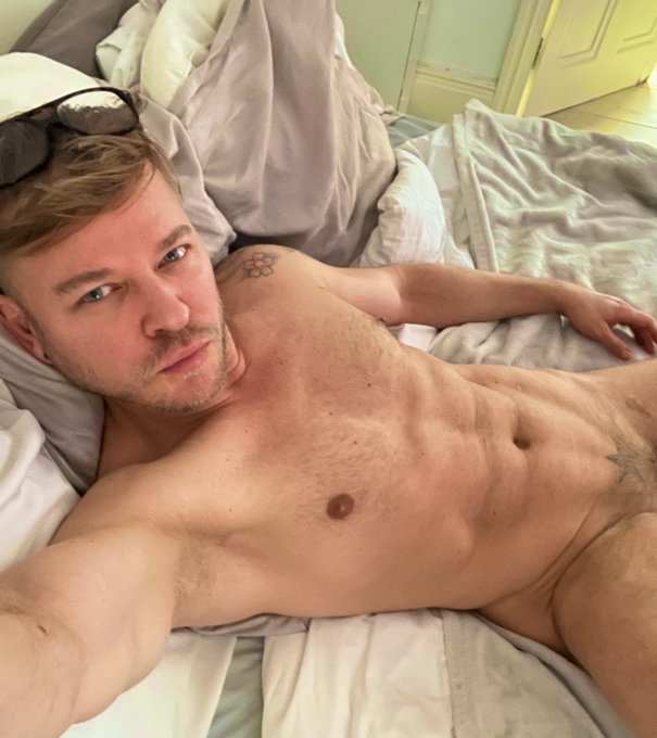 Lazy in bed… #fun #horny #gay https://t.co/3aqngHKZVe