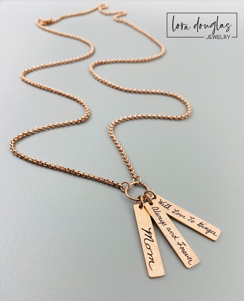 LoraDJewelry's tweet photo. One of my favorite Christmas orders.
✏️Creating a handwritten piece like this is easy! Simply snap a photo of your #handwritten message &amp; include it with your order.⁠ Link in bio⁠
#engravedjewelry #personalisedjewelry #handwritingkeepsakes #engravedhandwriting https://t.co/dkhoKOW0SL