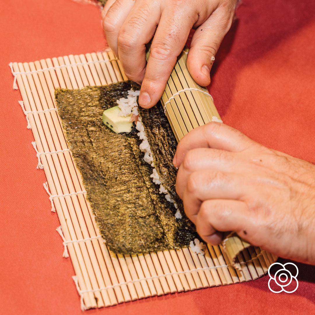 #MissSushi siempre es sinónimo de buen #sushi🍥🍱. ¿Has visto ya toda la variedad de #rolls en nuestra carta? Échale un ojo a nuestra carta en misssushi.es y pide. ¿Cuál es tu favorito 😛? #comidaparallevar #misssushi #sushi #takeaway #comidajaponesa #felizlunes