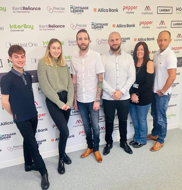The fantastic #ShortTermLending Team! 

With a wealth of knowledge and experience in the industry, our team is the best of the best.

Making the seemingly impossible, possible on a daily basis &amp; never without a smile!

#MeetTheTeamMonday 🌟