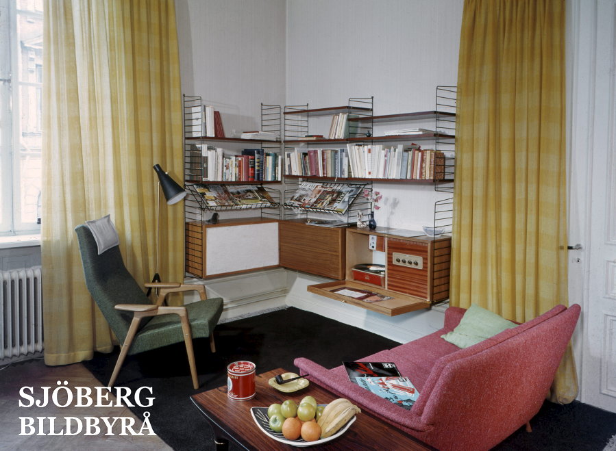 Sjobergbild's tweet photo. Kajsa och Nisse Strinning skapade Stringhyllan 1949 som blev en svensk designklassiker.
Den 27 januari skulle Kajsa Strinning fylla 100 år. Unika bilder på henne som passar bra till artiklarna som uppmärksammar henne.
Hon avled 2017.#stringfurniture #stringshelf #Nyhet #Nyheter https://t.co/Z78kYvH31a