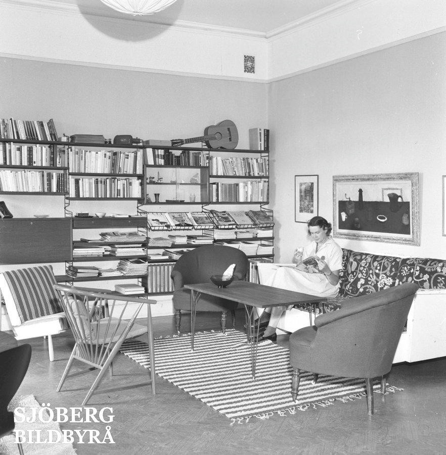 Sjobergbild's tweet photo. Kajsa och Nisse Strinning skapade Stringhyllan 1949 som blev en svensk designklassiker.
Den 27 januari skulle Kajsa Strinning fylla 100 år. Unika bilder på henne som passar bra till artiklarna som uppmärksammar henne.
Hon avled 2017.#stringfurniture #stringshelf #Nyhet #Nyheter https://t.co/Z78kYvH31a