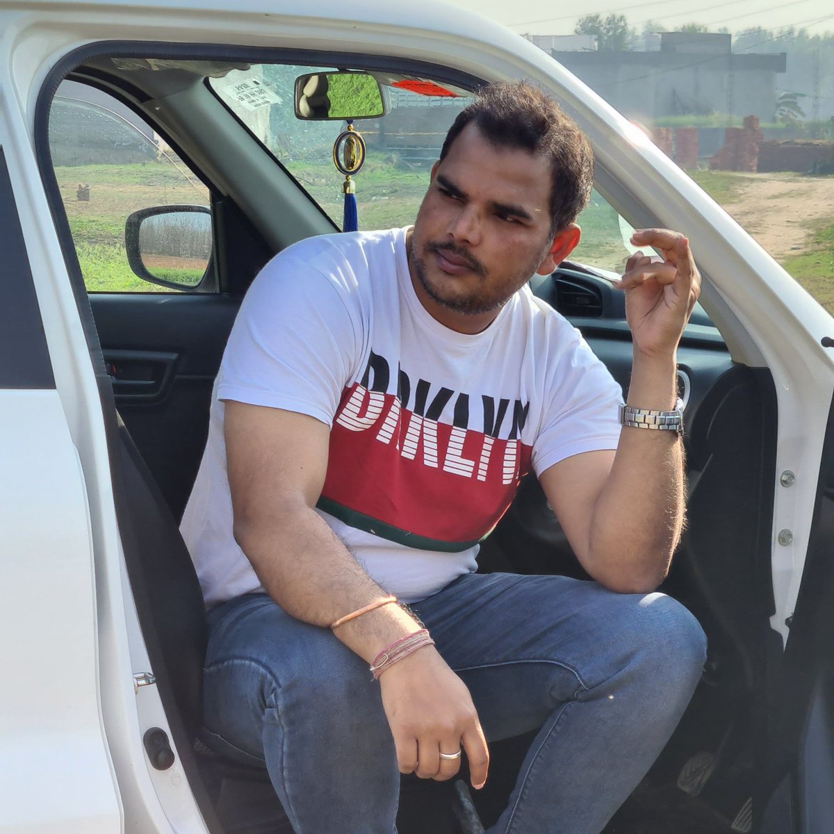 puhal_pawan's tweet photo. #NewProfilePic https://t.co/jcGrR68L5p