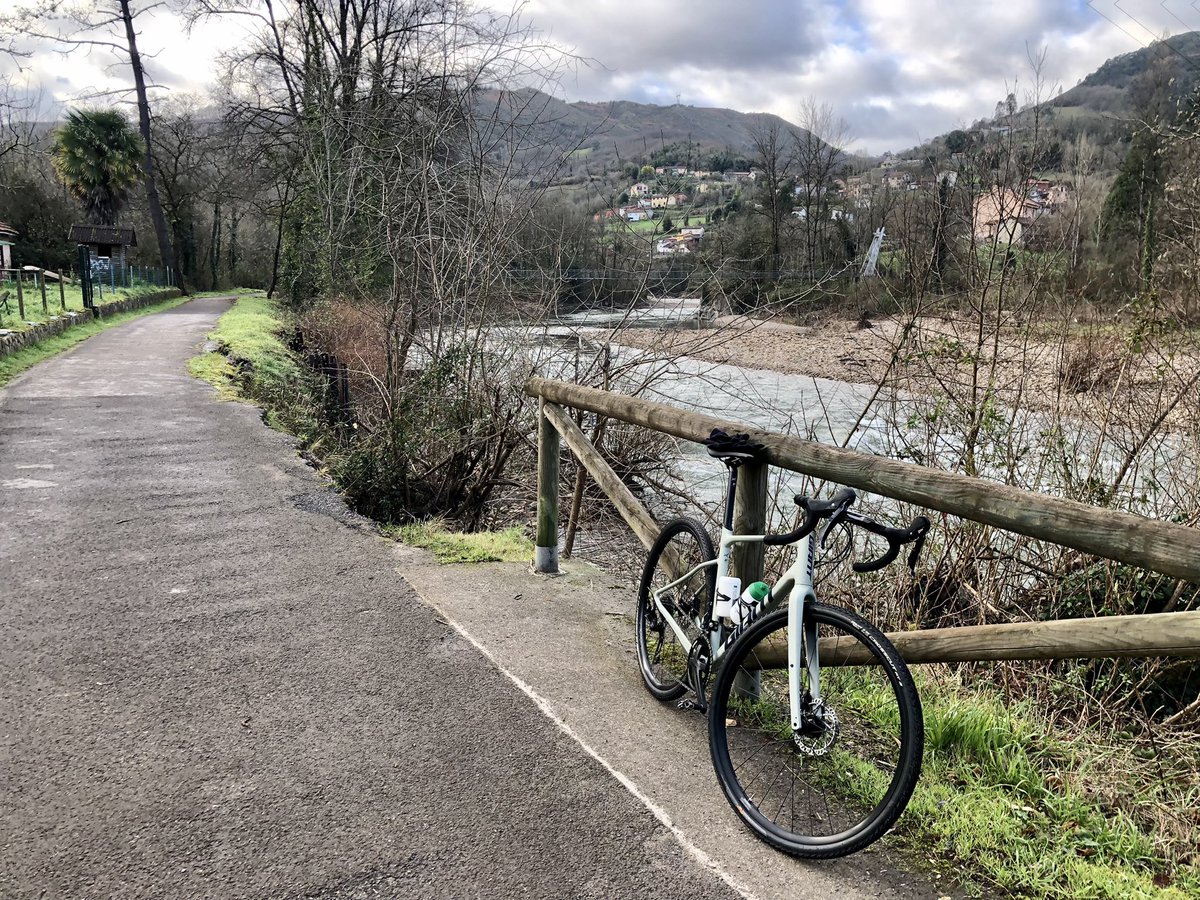 🚴🏻🚴🏻🚴🏻 Invierno bucólico a orillas del Nalón en #AsturiasParaísoCiclista