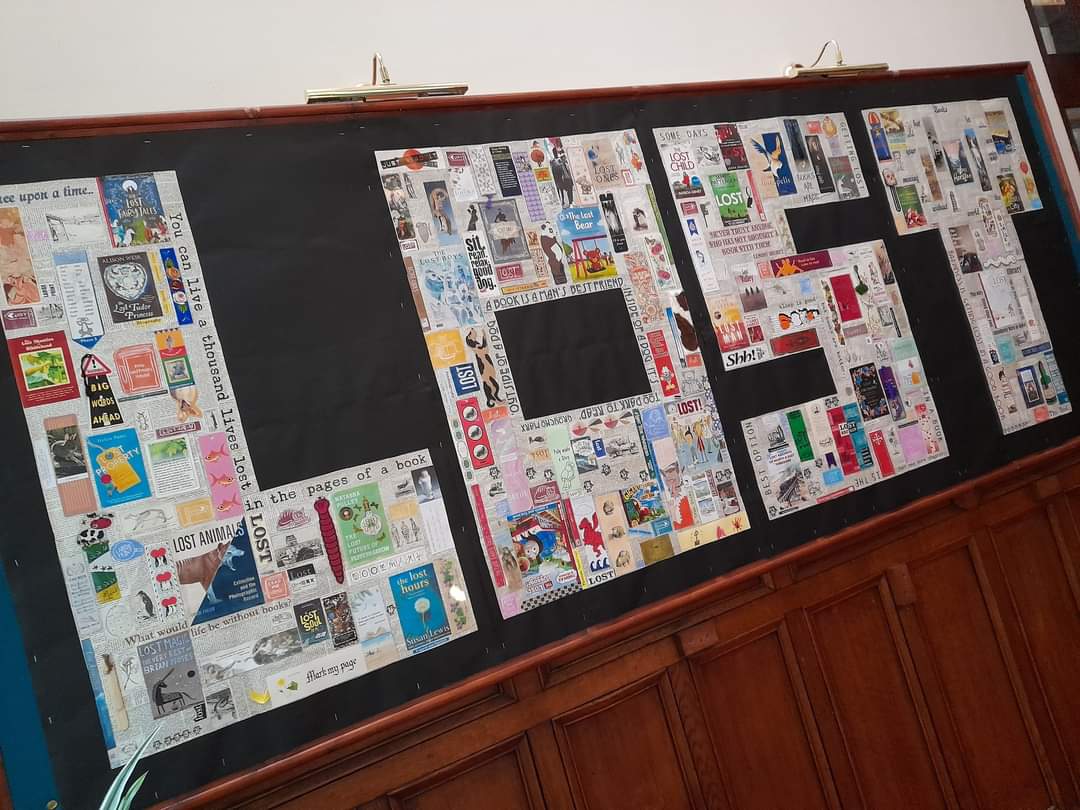 nylibraries's tweet photo. Have you ever left a favourite bookmark in a library book?

Skipton Library have made this brilliant display of the   hoard of lost bookmarks they've found in books over the last few years!

Is yours there? https://t.co/IBfxHz87us