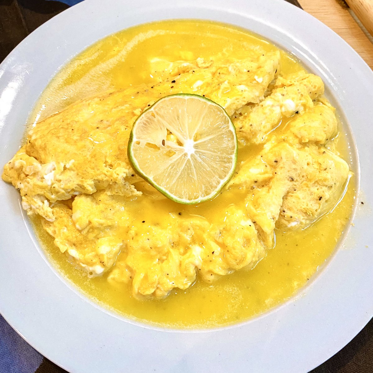 kwbrtk's tweet photo. 12巻登場料理の試作。
ミンスエッグ（スコッチエッグ）は小さい頃、母が「恐竜の卵」という名前で作ってくれた思い出の料理。
まさか数十年後に龍料理として描くとは٩(′д‵)۶

#空挺ドラゴンズ https://t.co/oCHmSNlfZm