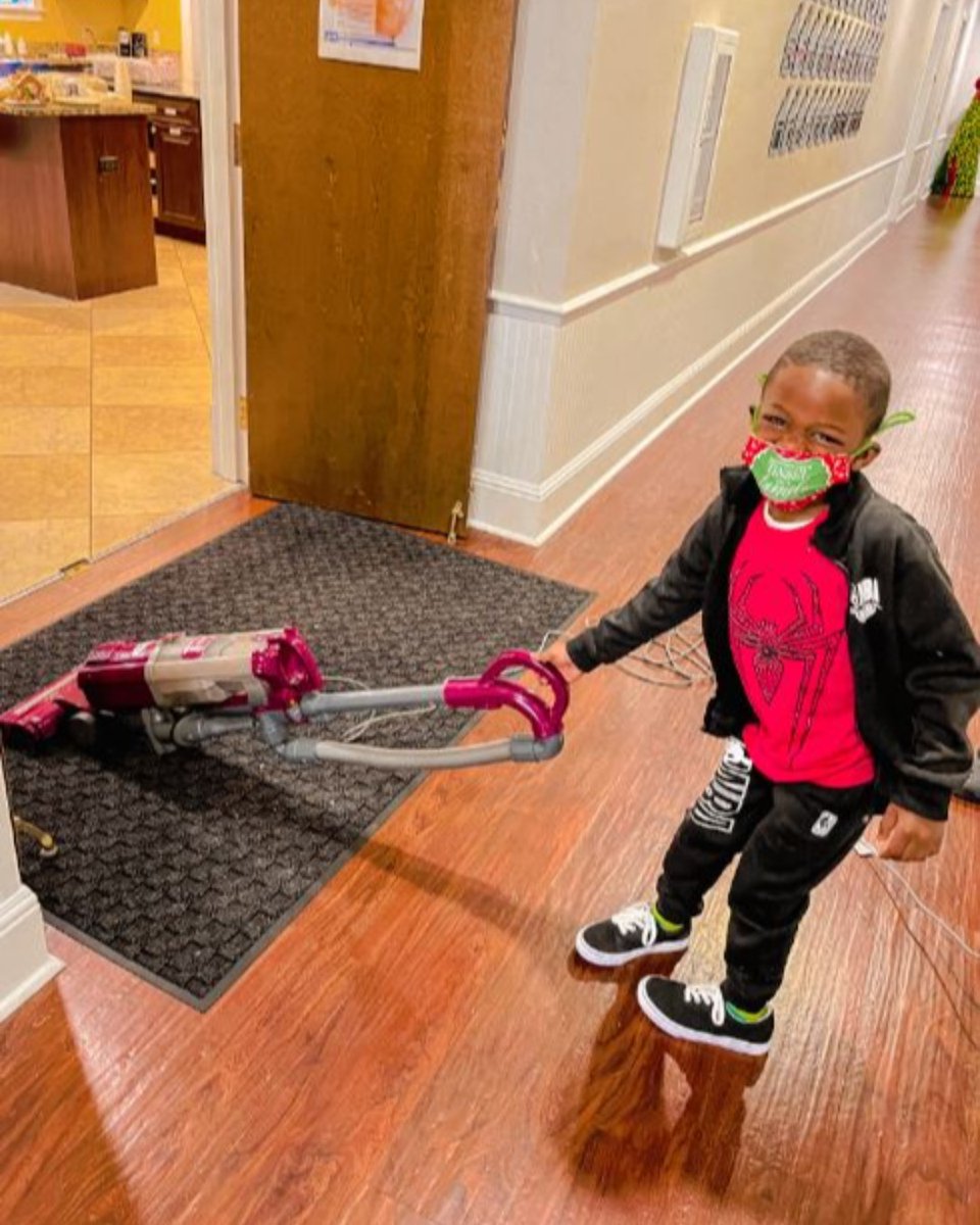 RMHCCF's tweet photo. Meet the newest RMHCCF employee, Zaire! While his big sister receives medical treatment, Zaire has been reporting for duty everyday to help around the House where ever he can! 

Comment ""😊"" if you think Zaire deserves to be employee of the month!! https://t.co/QUOW9BhUwq