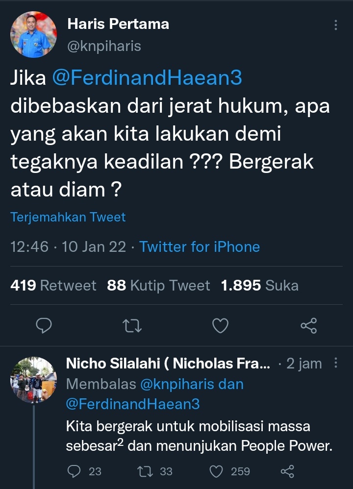 KaredokLeunca__'s tweet photo. Tolong di simak ncu @jokowi,
Ada SS seperti ini👇Emak cuma minta ke 2 akun dan pemiliknya di tindak hukum secara tegas,tak perlu nunggu delik aduan,emak dan incu incu emak sekelurahan sudah bosan dengan kegaduhan jika Polri tak ambil tindakan cepat,Emak minta COPOT Kapolri.! https://t.co/5Y0i3css3m